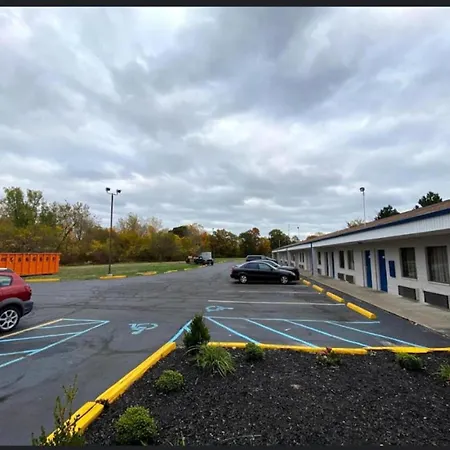Deluxe Inn By Oyo Near Toledo Ohio